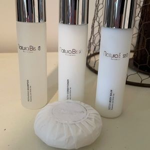 Natura Bisse travel set